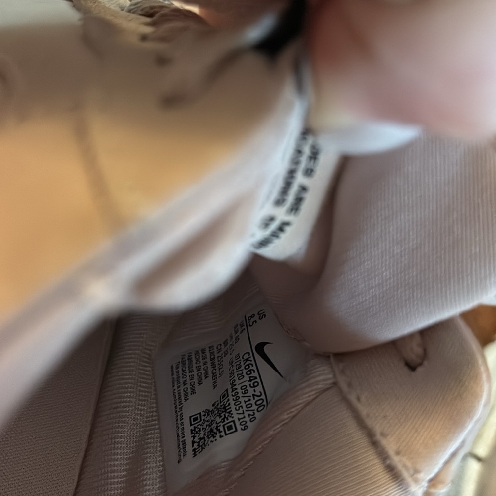 Nike Air Force Shoes - Picture 4 of 4